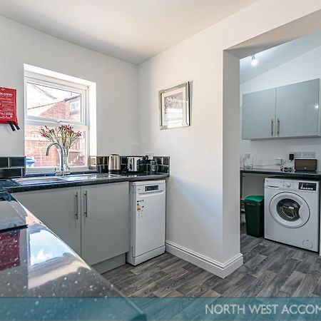 Wellfield Serviced Accommodation Warrington Eksteriør bilde