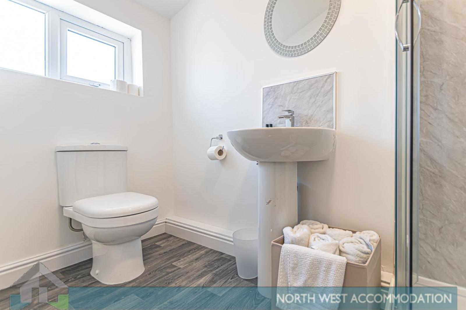 Wellfield Serviced Accommodation Warrington Eksteriør bilde