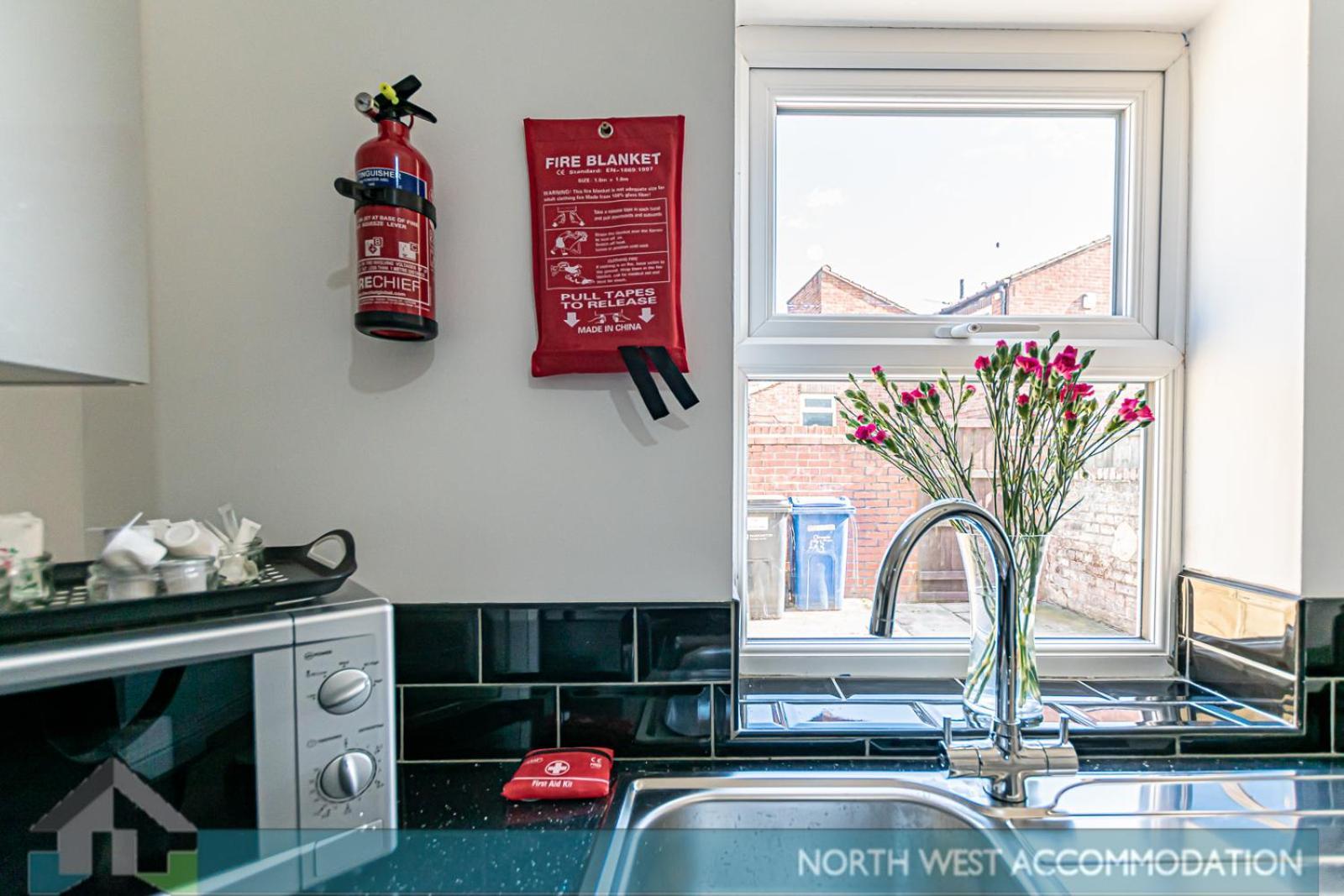 Wellfield Serviced Accommodation Warrington Eksteriør bilde