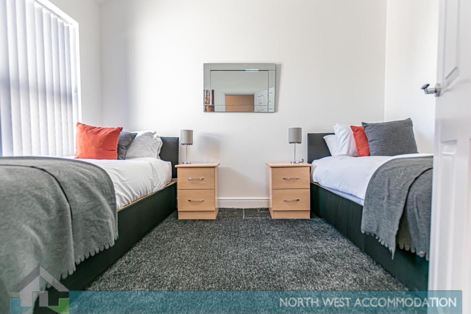 Wellfield Serviced Accommodation Warrington Eksteriør bilde