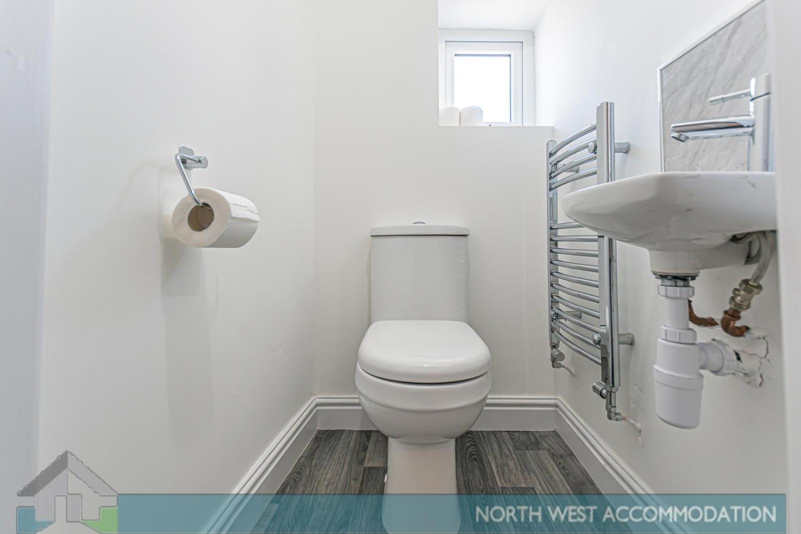 Wellfield Serviced Accommodation Warrington Eksteriør bilde