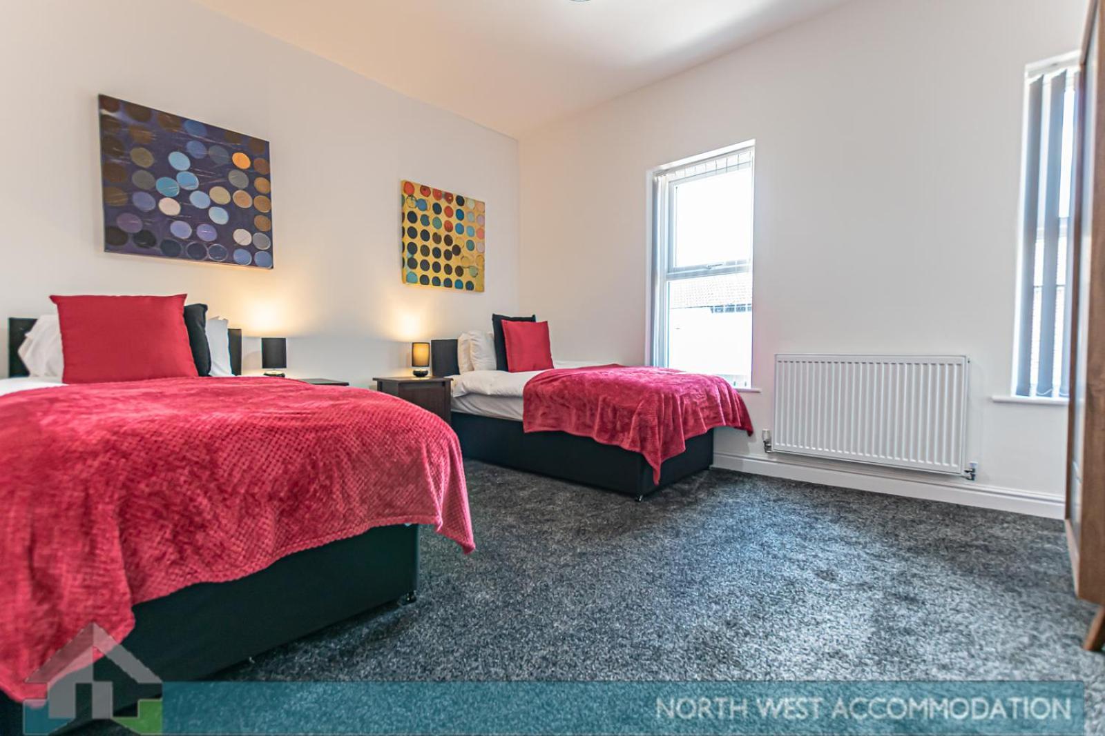 Wellfield Serviced Accommodation Warrington Eksteriør bilde