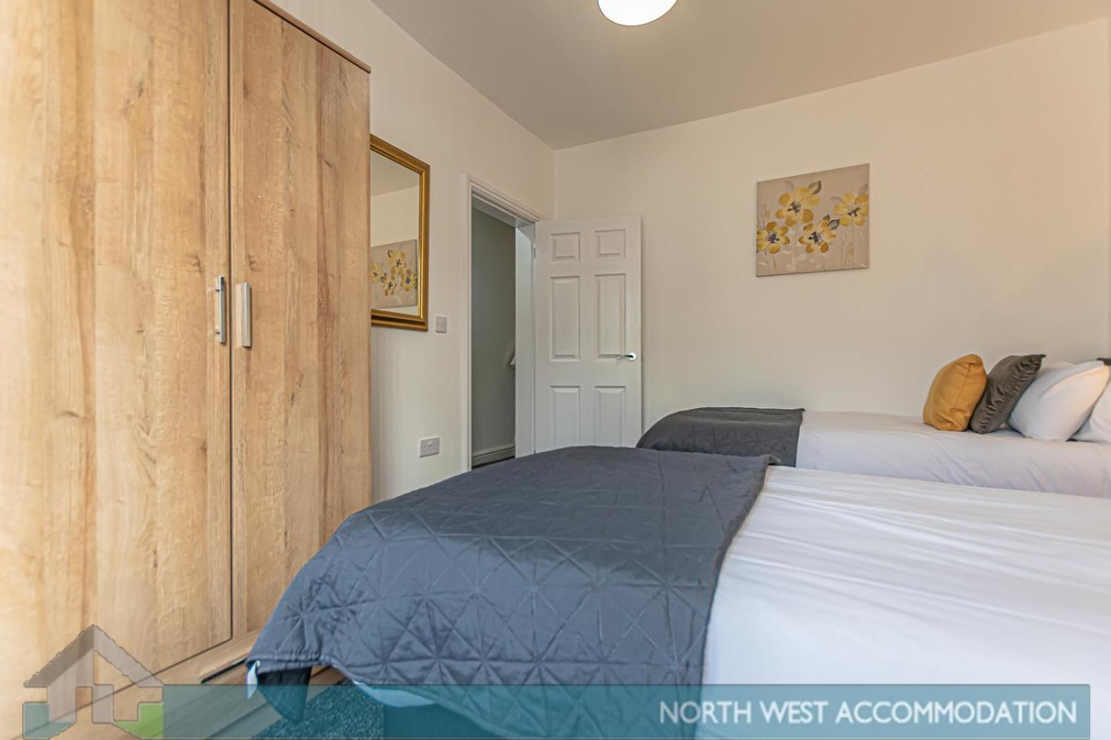 Wellfield Serviced Accommodation Warrington Eksteriør bilde