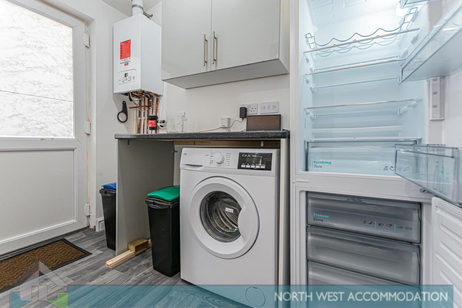 Wellfield Serviced Accommodation Warrington Eksteriør bilde