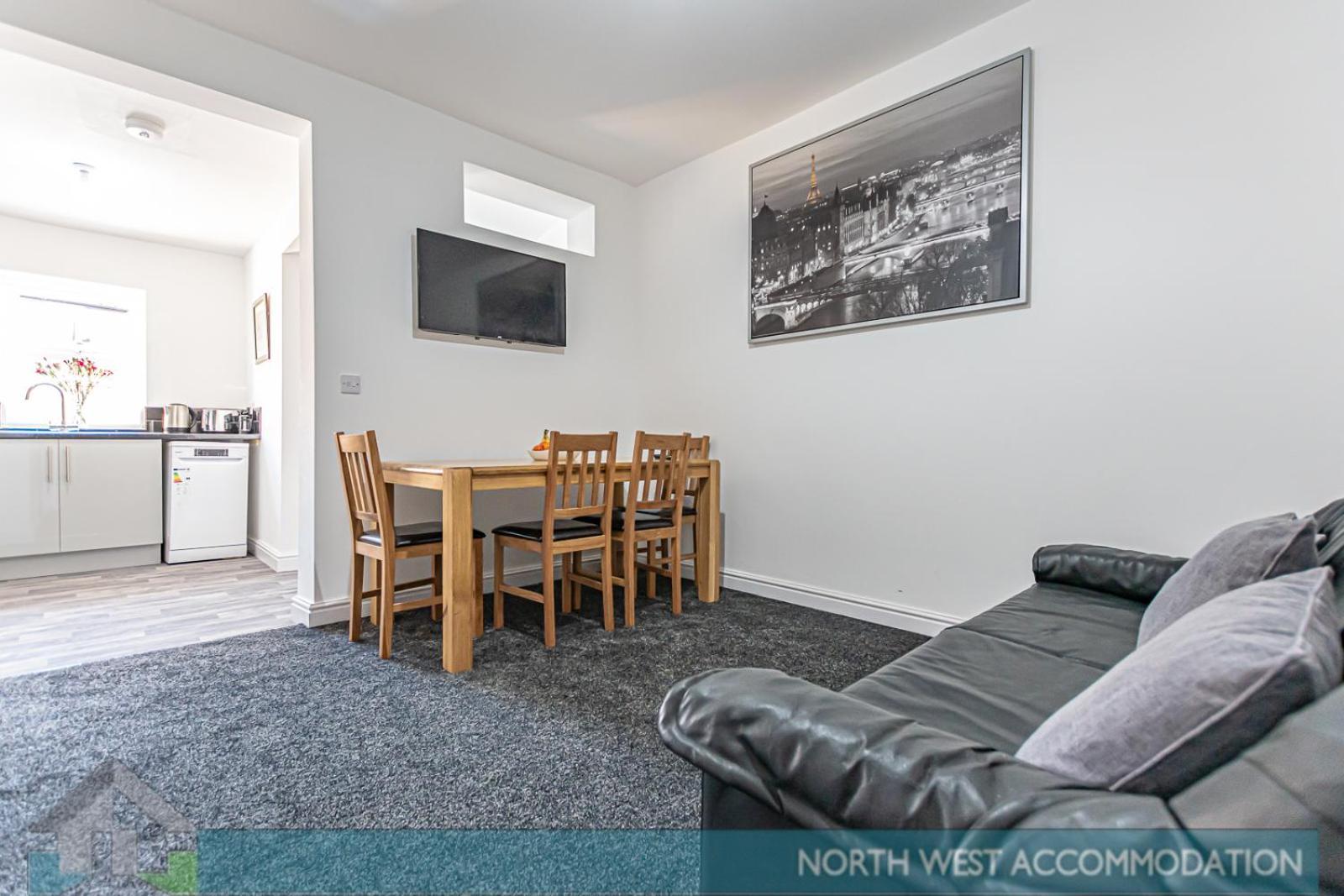 Wellfield Serviced Accommodation Warrington Eksteriør bilde